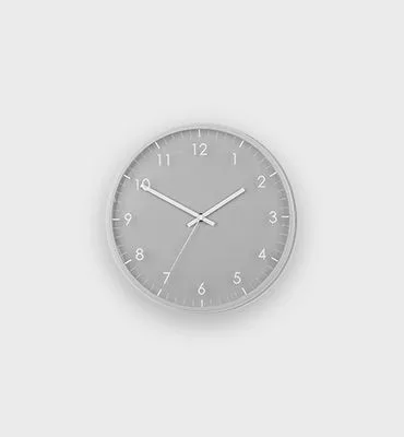 Simple Black Clock - 绿茵体育